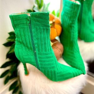Rattler Towel Bootie
